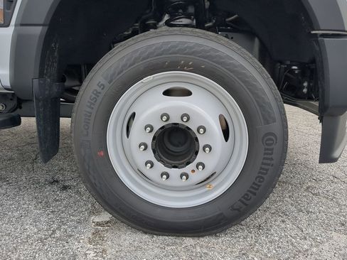 New 2025 Ford F550 2WD Regular Cab Super Duty w/ XL Chrome Package image 9