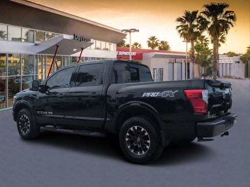 Used 2019 Nissan Titan PRO-4X w/ Pro-4x Convenience Package AWD/4WD image 5