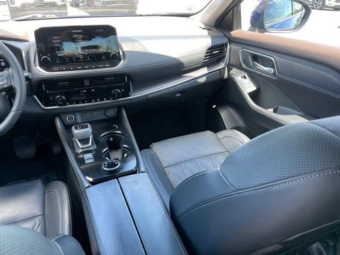 Certified 2023 Nissan Rogue Platinum w/ Platinum Premium Package AWD/4WD image 11