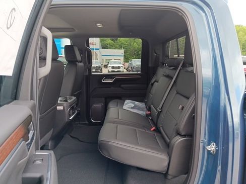 New 2026 GMC Sierra 2500 Denali w/ Denali Reserve Package AWD/4WD image 6
