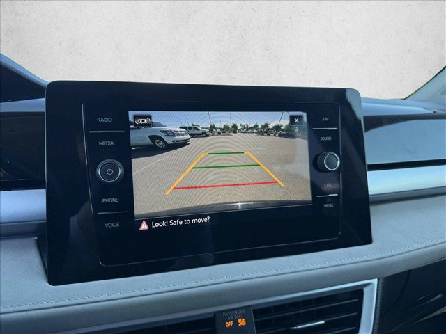 Used 2025 Volkswagen Taos SE FWD image 18