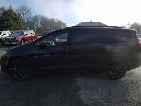 New 2026 Chrysler Pacifica Limited w/ S Appearance Package image 5