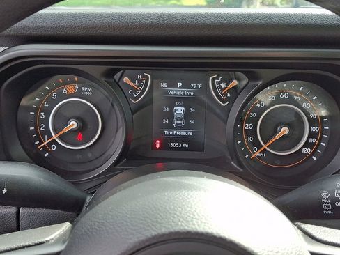 Used 2024 Jeep Wrangler Sport AWD/4WD image 20