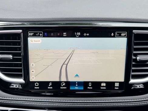 New 2026 Chrysler Pacifica Limited FWD image 13