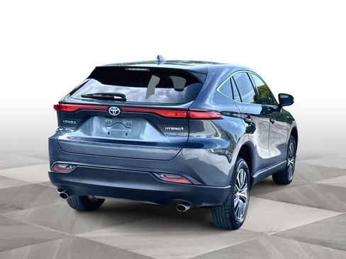 Used 2021 Toyota Venza LE AWD/4WD image 8