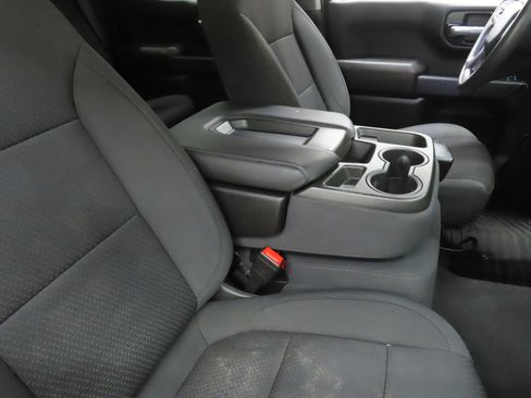 Used 2021 Chevrolet Silverado 1500 Custom Trail Boss AWD/4WD image 22