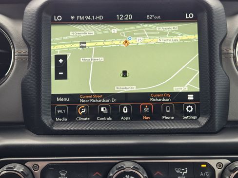 Used 2022 Jeep Wrangler Unlimited Sahara AWD/4WD image 22