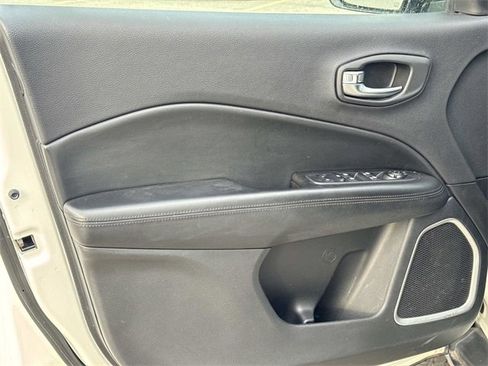 Used 2020 Jeep Compass Latitude image 17