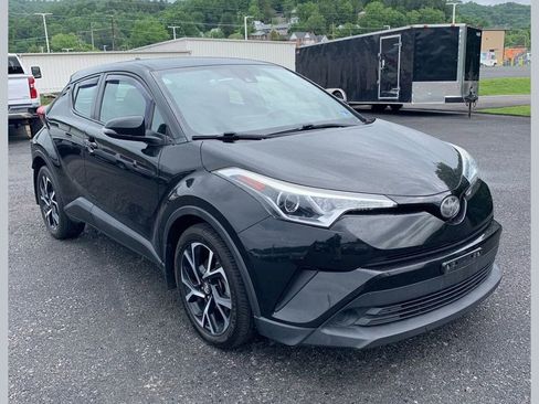 Used 2018 Toyota C-HR XLE FWD image 1