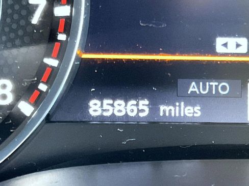 Used 2022 Nissan Armada SV image 14