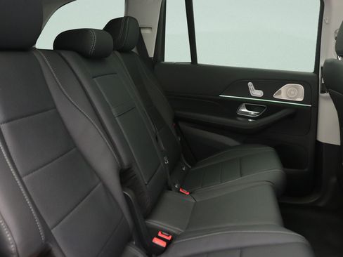 New 2026 Mercedes-Benz GLS 450 4MATIC image 12