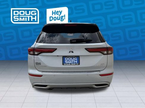 New 2025 Mitsubishi Outlander SEL image 3