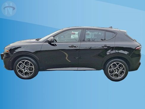 Used 2025 Alfa Romeo Tonale AWD/4WD image 5