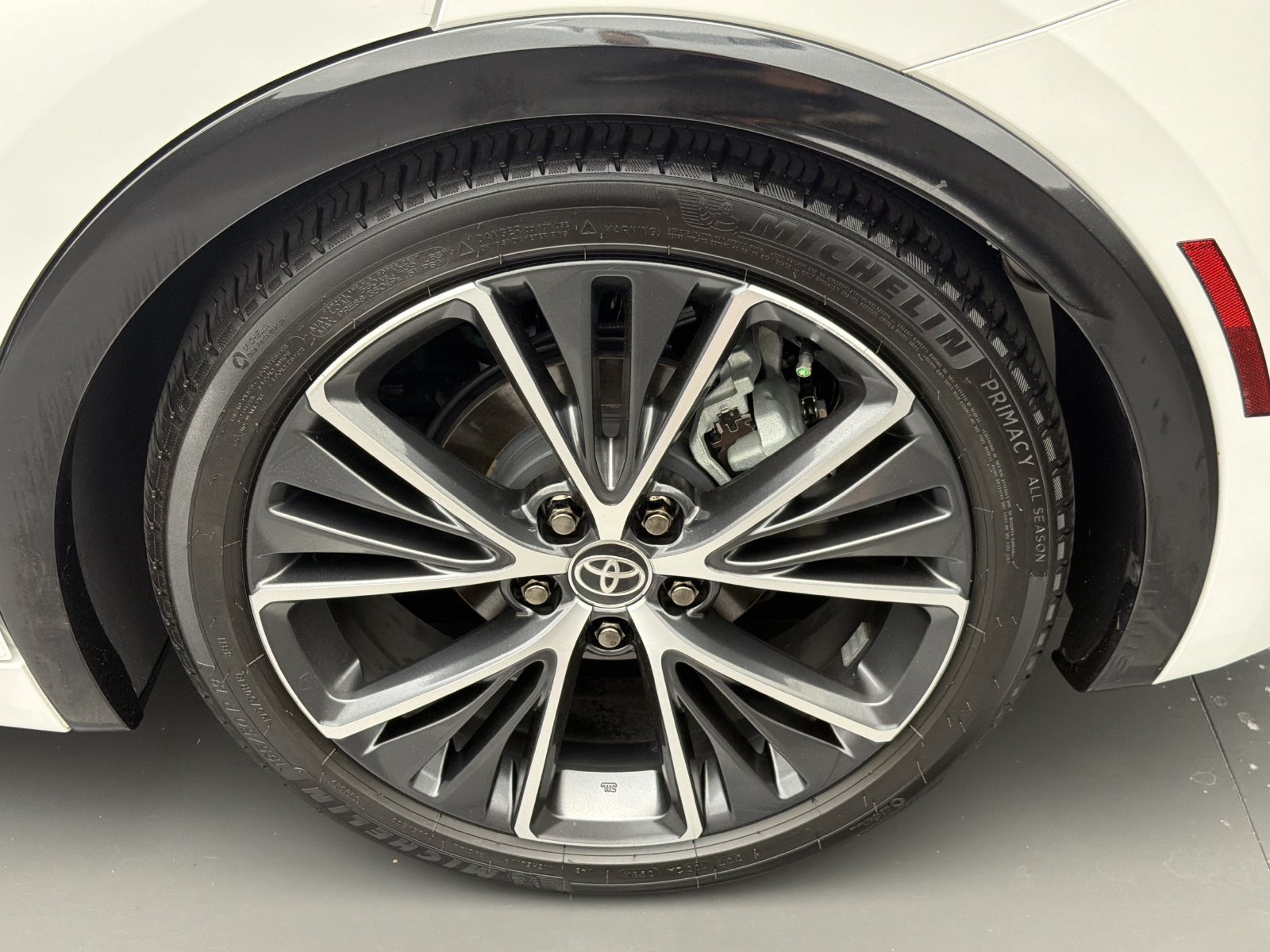 Certified 2025 Toyota Prius XLE FWD image 20