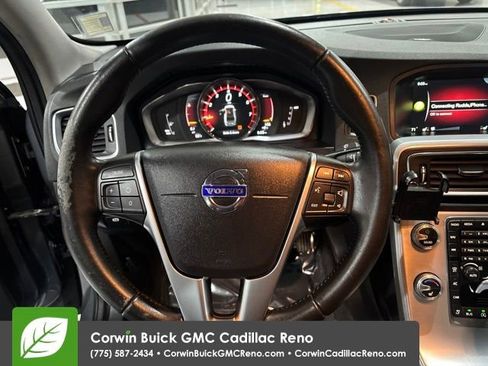 Used 2017 Volvo S60 T5 Dynamic AWD/4WD image 17