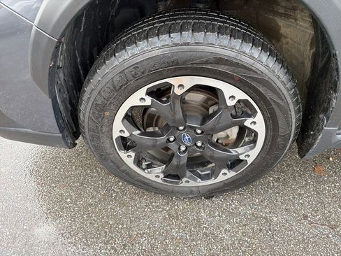 Certified 2023 Subaru Crosstrek 2.0i image 9