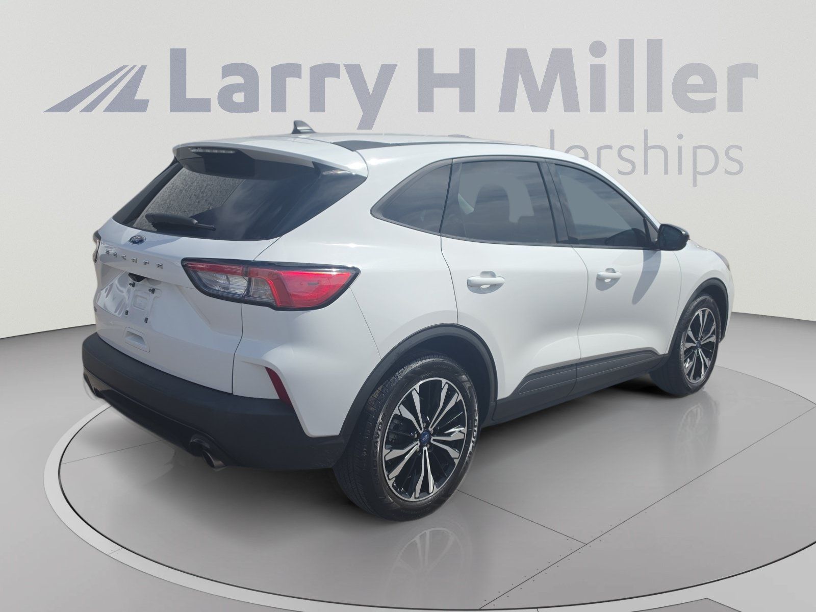 Used 2022 Ford Escape SE w/ SE Sport Appearance Package FWD image 5