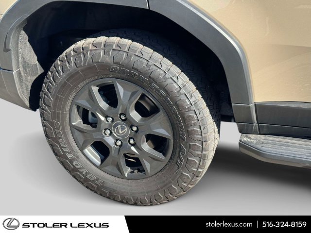 Used 2024 Lexus GX 550 AWD/4WD image 11