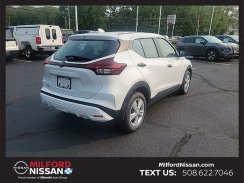 Used 2025 Nissan Kicks Play S FWD image 8