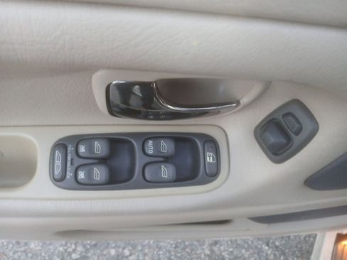 Used 1999 Volvo C70 LT image 54