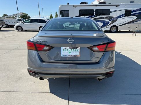 Used 2024 Nissan Altima 2.5 SL AWD/4WD image 4