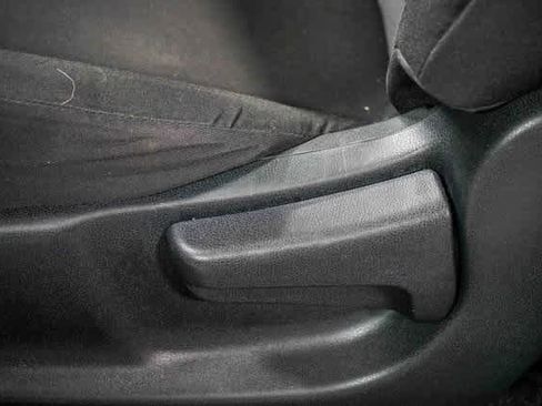 Used 2016 Nissan Versa S image 19