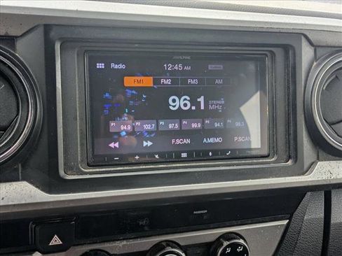 Used 2017 Toyota Tacoma SR5 image 12