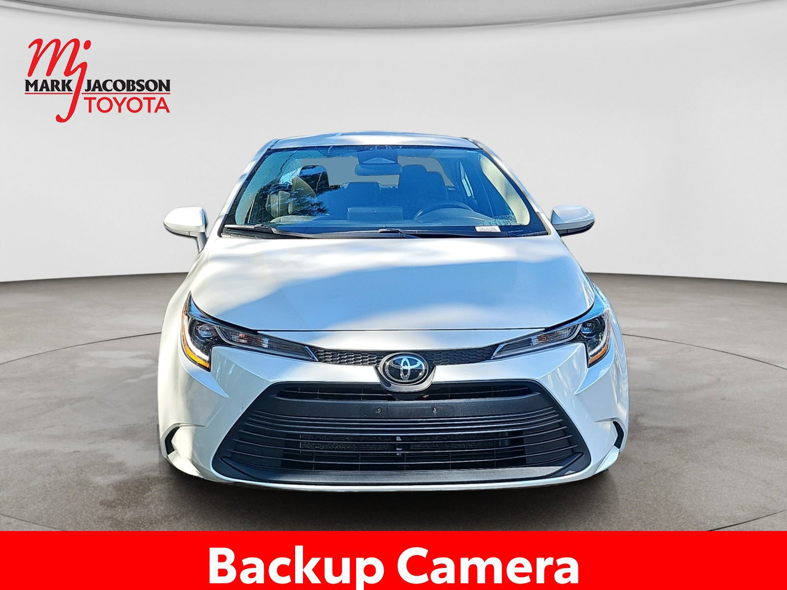 Used 2025 Toyota Corolla LE FWD image 3