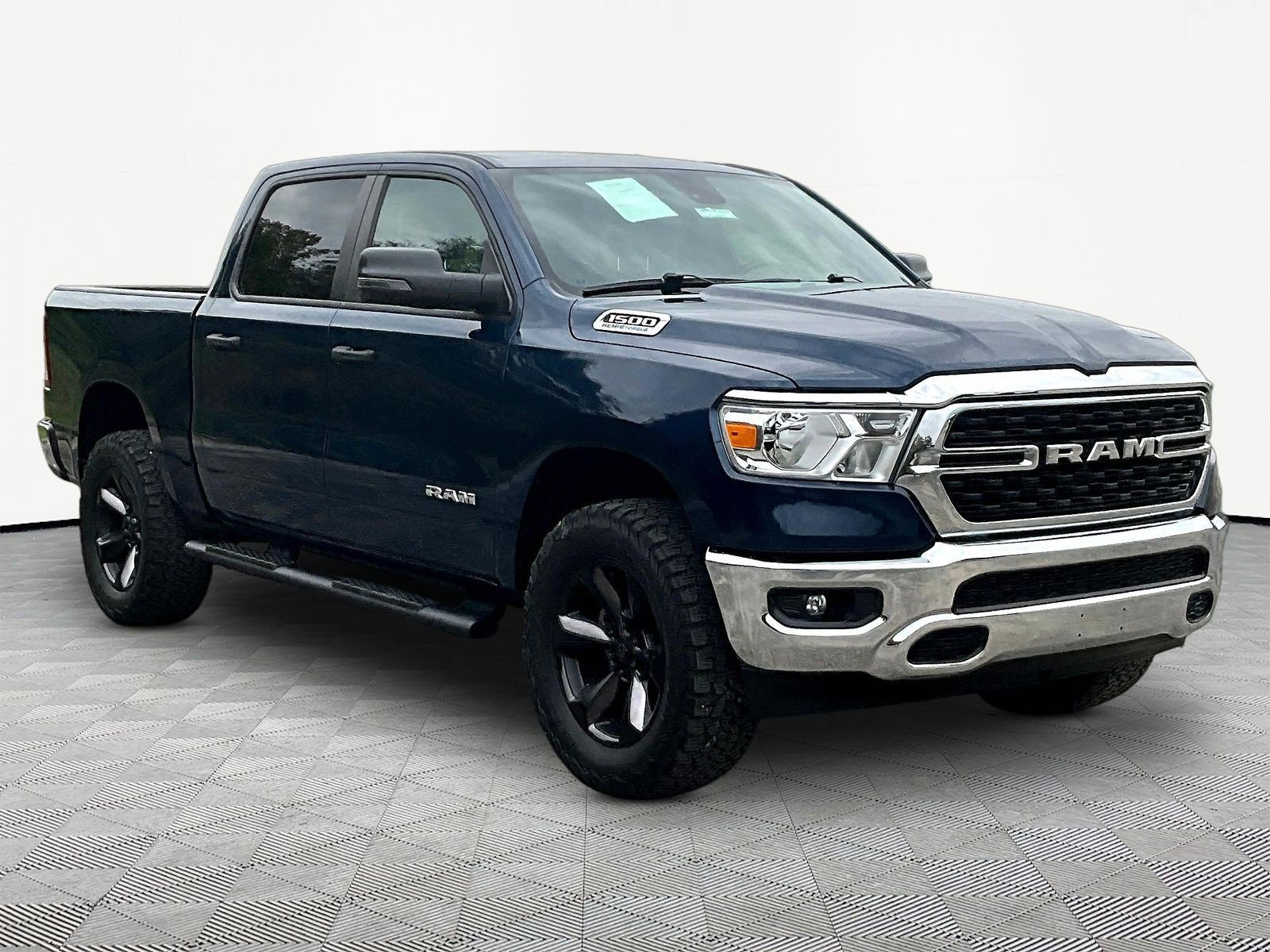 Used 2023 RAM 1500 Big Horn AWD/4WD image 3