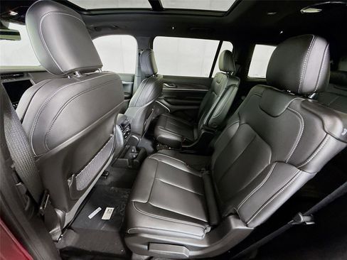 New 2026 Jeep Grand Cherokee L Limited AWD/4WD image 19