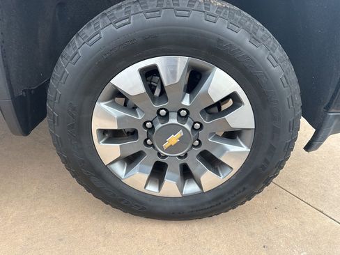 Used 2022 Chevrolet Silverado 2500 Custom w/ Custom Convenience Package AWD/4WD image 34