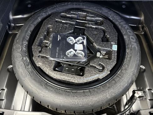 Used 2022 Genesis G70 2.0T image 41