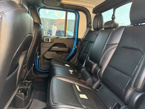 Used 2022 Jeep Gladiator Overland w/ Popular Equipment Package AWD/4WD image 30