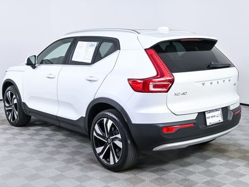 Certified 2024 Volvo XC40 B5 Ultimate w/ Protection Package AWD/4WD image 4