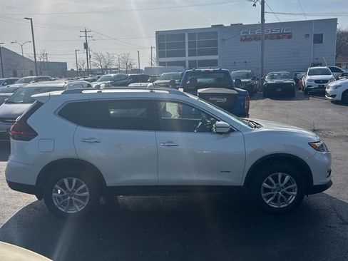 Used 2018 Nissan Rogue SV w/ Premium Package image 7