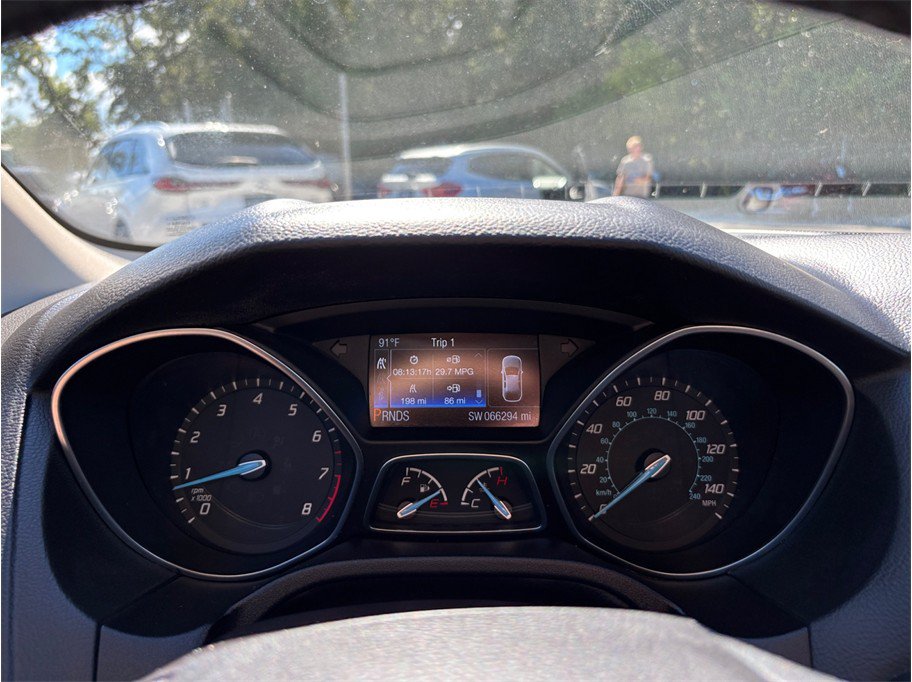 Used 2014 Ford Focus Titanium FWD image 20
