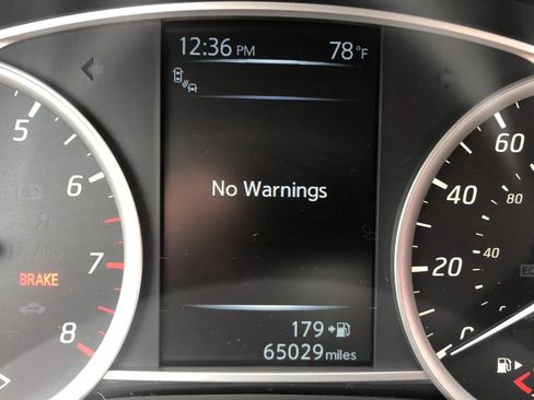 Used 2017 Nissan Sentra SR Turbo w/ SR Turbo Premium Package FWD image 17