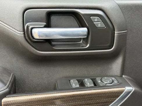 Used 2022 Chevrolet Silverado 1500 LT AWD/4WD image 25