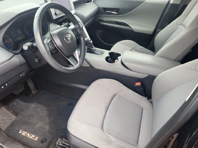 Used 2024 Toyota Venza LE AWD/4WD image 12