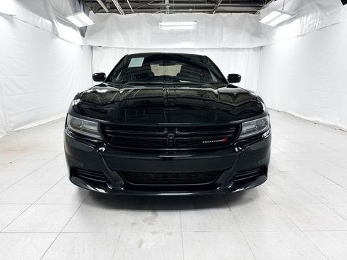 Used 2019 Dodge Charger SXT image 2