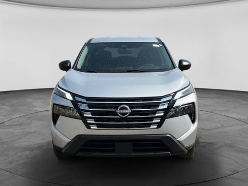 Used 2024 Nissan Rogue S FWD image 4