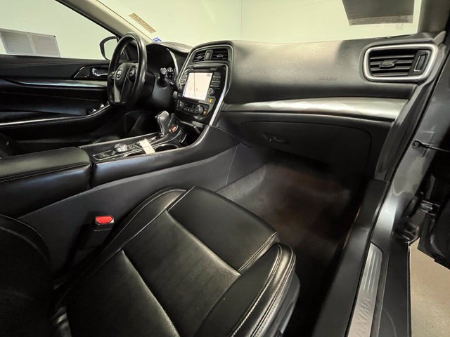 Used 2021 Nissan Maxima 3.5 SV w/ Floor Mat Group FWD image 10
