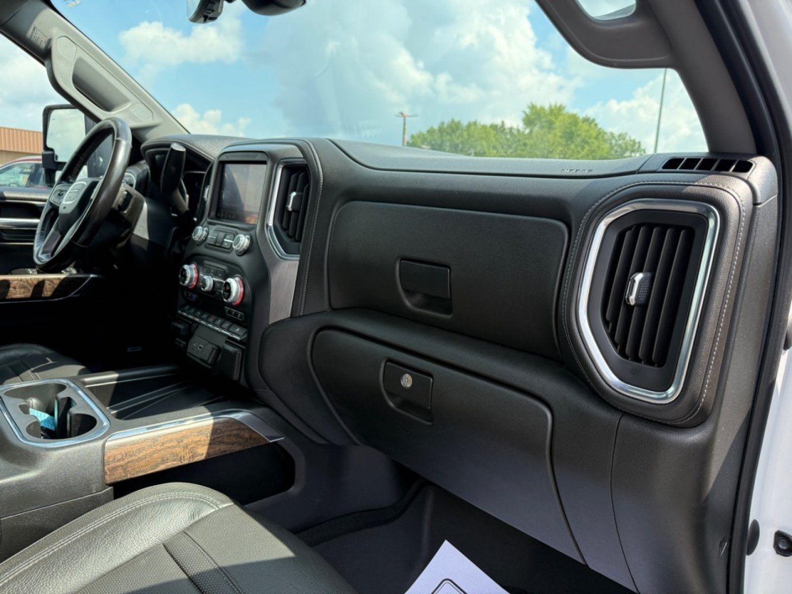 Used 2020 GMC Sierra 3500 Denali w/ Denali Ultimate Package AWD/4WD image 27
