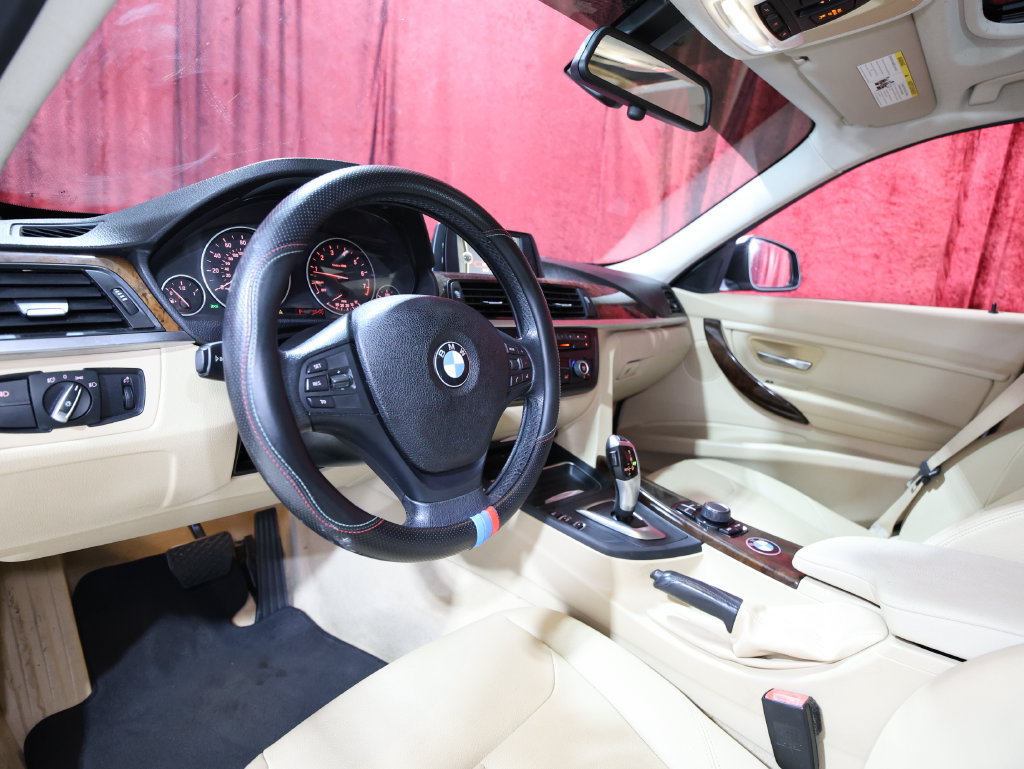 Used 2014 BMW 320i Sedan RWD image 11