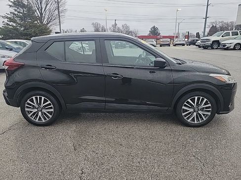 Used 2021 Nissan Kicks SV image 8