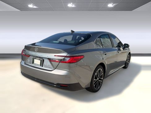Used 2026 Toyota Camry XLE FWD image 9