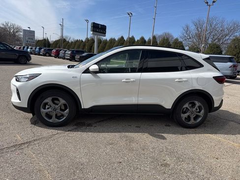 Used 2025 Ford Escape ST-Line Select w/ Tech Pack #2 AWD/4WD image 4