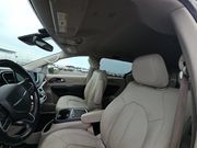 Used 2021 Chrysler Pacifica Touring-L FWD image 14