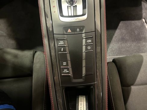 Used 2022 Porsche 718 Cayman GT4 image 33