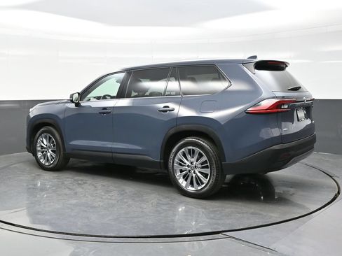 Used 2025 Toyota Grand Highlander AWD image 4